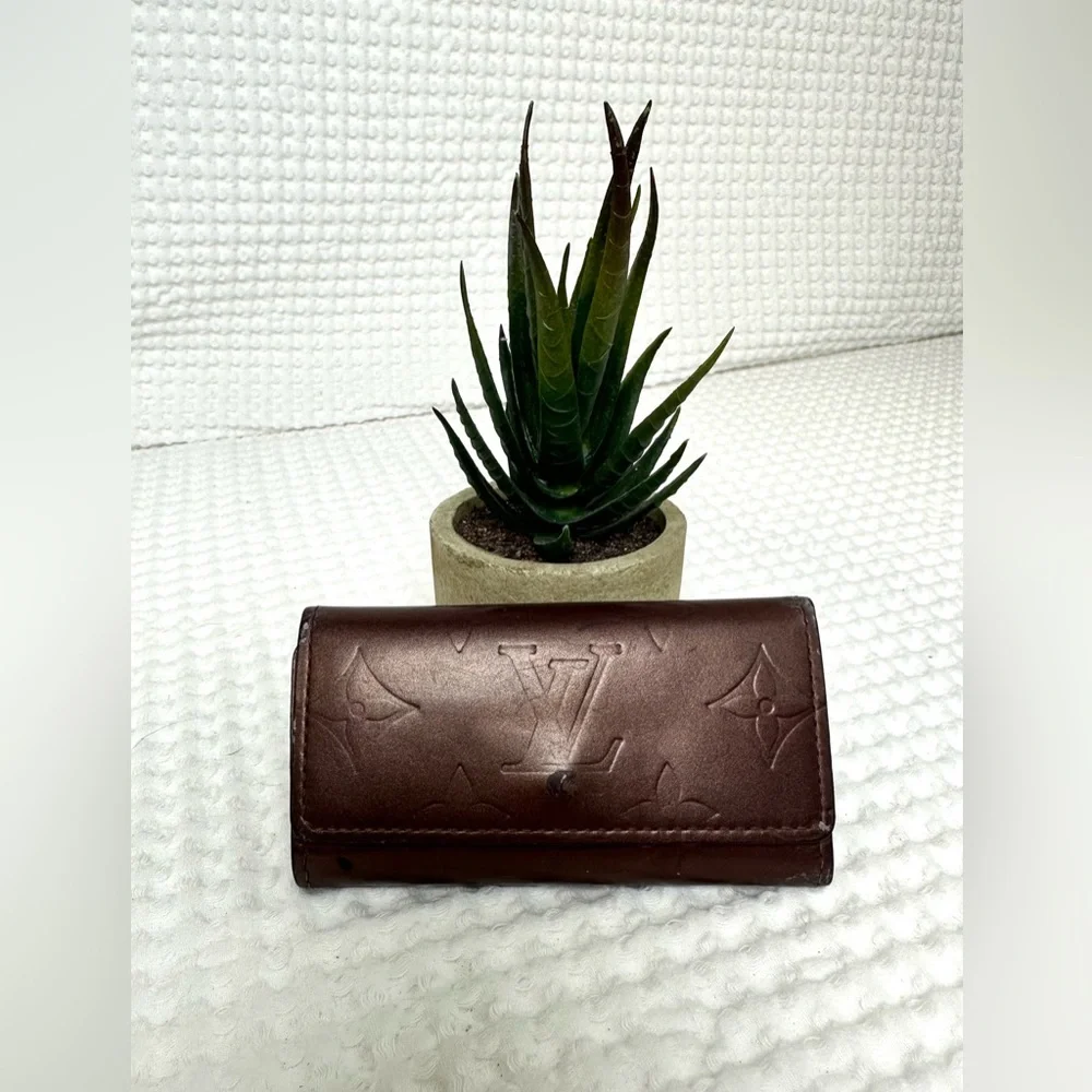 🤎LV Matte Vernis Key Holder